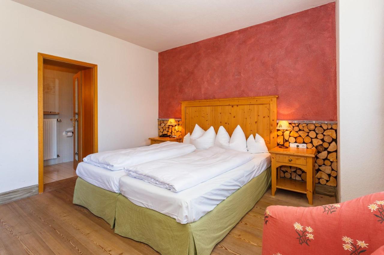 Landkomforthotel Panorama & Restaurant Bella Vista Garmisch-Partenkirchen Værelse billede